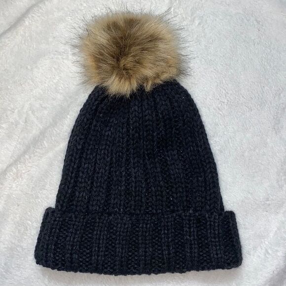 Rampage one size black knit beanie with faux fur brown pouf top - Picture 1 of 3